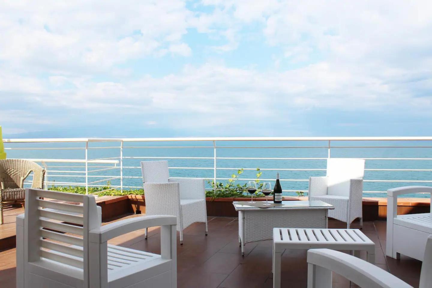 Вилла Terrazza Sul Mare Аньоне-Баньи Экстерьер фото